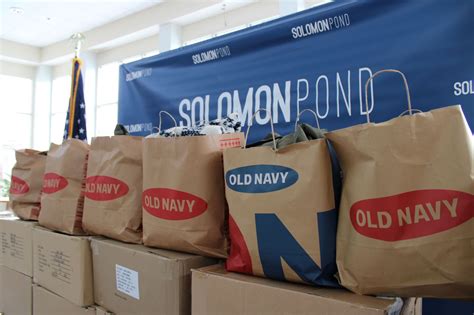 solomon pond clothing.